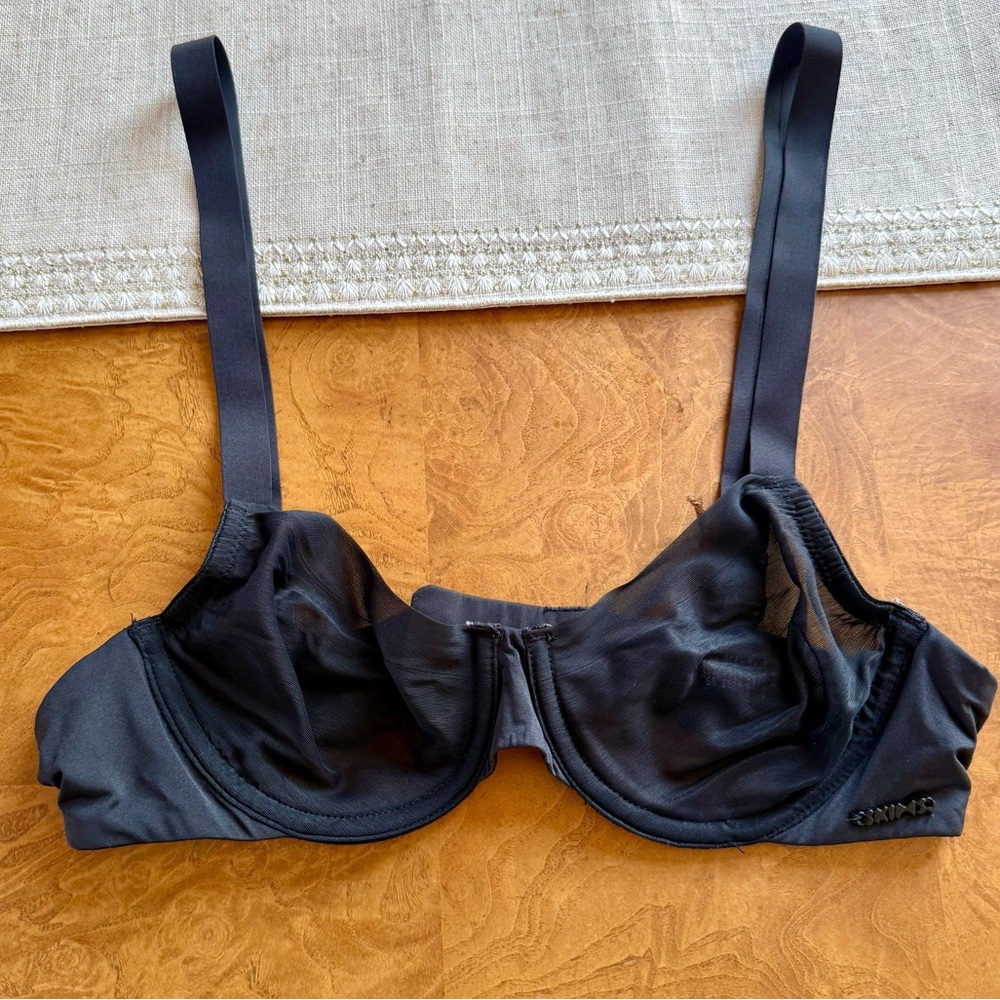 skims ultra fine mesh scoop bra size 34A